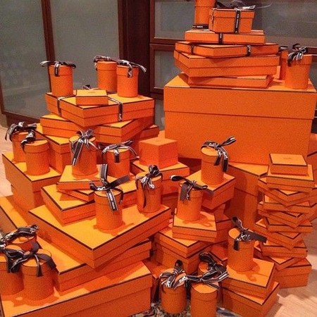 ▲看到高高堆起的愛馬仕橘盒，這就是女人的夢想啊。（圖／翻攝自Pinterest）
