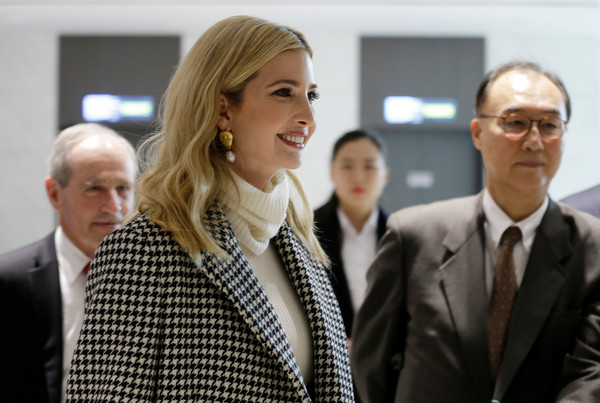 ▲▼ 美國總統川普第一千金、白宮顧問伊凡卡（Ivanka Trump）23日下午飛抵南韓首爾仁川機場。（圖／路透社）