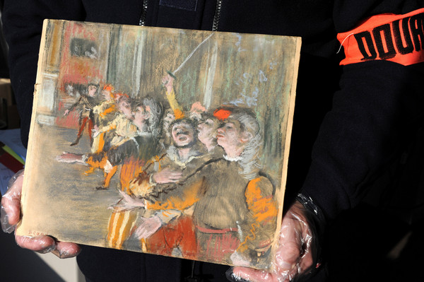 ▲▼法國印象派畫家竇加（Edgar Degas）價值80萬歐元的名畫《歌舞團》。（圖／路透社）