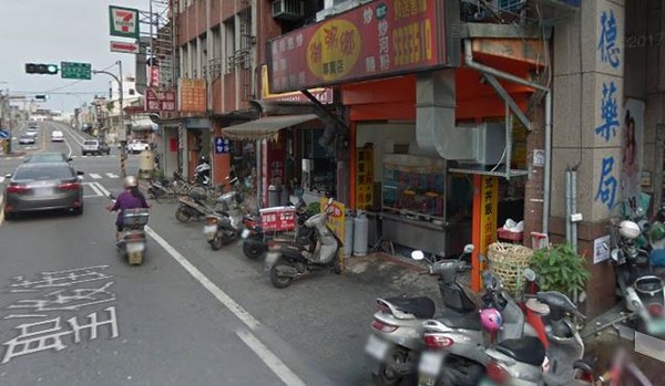 宜蘭聖後街某1樓小吃店今（25）日一早發生火警，一婦人嗆聲送醫。（圖／翻攝自Google Map）