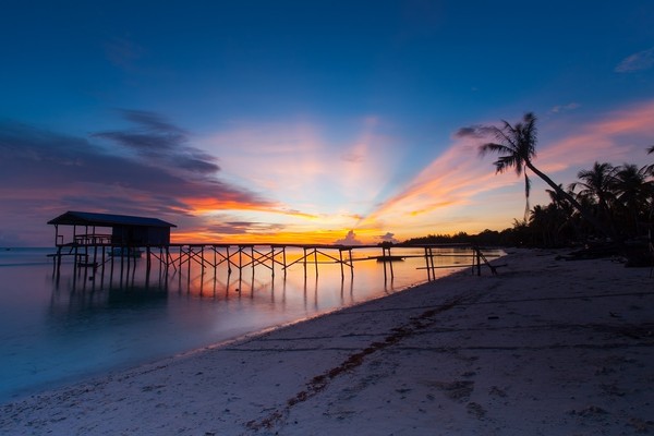 ▲到沙巴美人魚島度假去，盡情浮潛與水中生物約會。（圖／馬來西亞觀光局、沙巴旅遊局、Shutterstock.com）