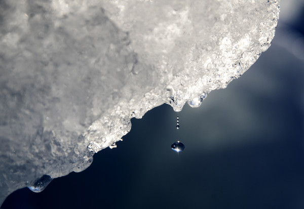 ▲▼ 由於氣溫變暖，格陵蘭島的冰川近年來一直在加速融化和退縮。（圖／達志影像／美聯社）