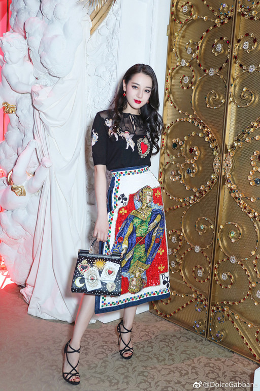 ▲迪麗熱巴米蘭時裝周盤點。（圖／翻攝Dolce＆Gabbana微博）