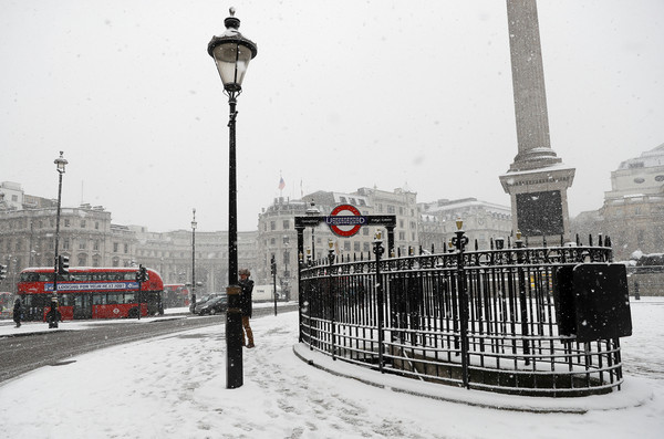 ▲▼強烈寒流襲擊歐洲，英國倫敦大雪。（圖／路透社）。