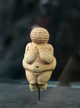 ▲▼「維倫多爾夫的維納斯」（Venus of Willendorf）。（圖／達志影像／美聯社）