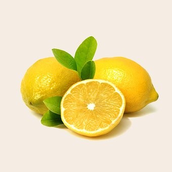 ▲不論是汗漬或血漬，檸檬都能輕鬆搞定。（圖／翻攝自Pinterest）