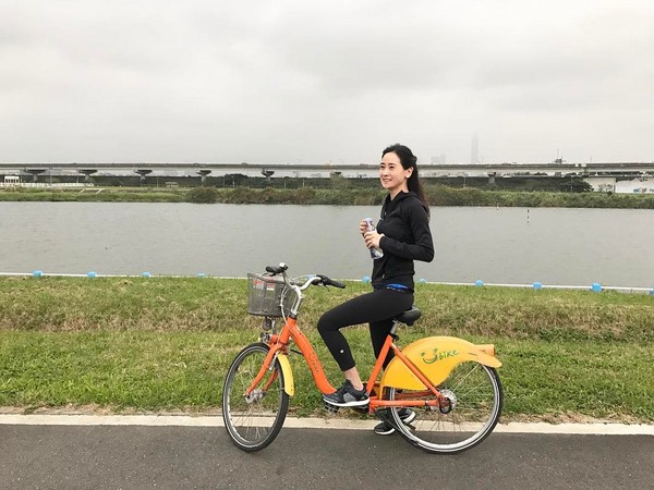 台湾名媛李晶晶简介图片