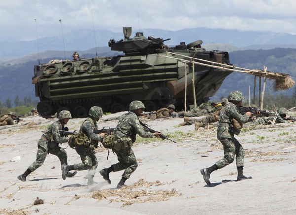 ▲▼美國海軍陸戰隊遠征部隊與菲律賓海軍的聯合軍事演習。（圖／達志影像／美聯社）