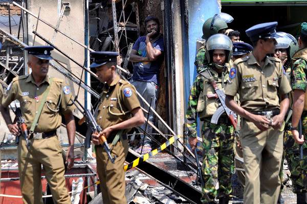 ▲▼ 斯里蘭卡爆發宗教衝突，5日實施宵禁，6日宣布進入全國緊急狀態10天。（圖／路透社）