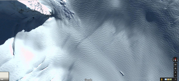 ▲▼南極洲出現一個巨型物體。（圖／翻攝自Google Map）