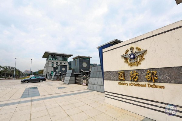 藍男提供台灣多名現役軍校同學個資，名冊涵蓋國防部和軍情單位。