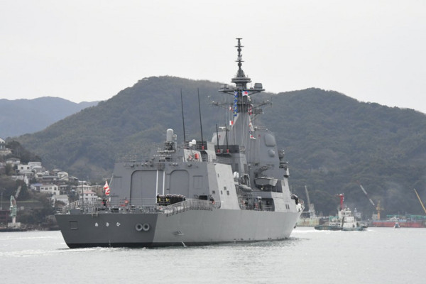 日本新型護衛艦「朝日」正式交付海上自衛隊，強大的反潛設備，使該艦任務目標是能在深海和淺海中對抗新一代潛艇。（圖／翻攝自日本海自推特）