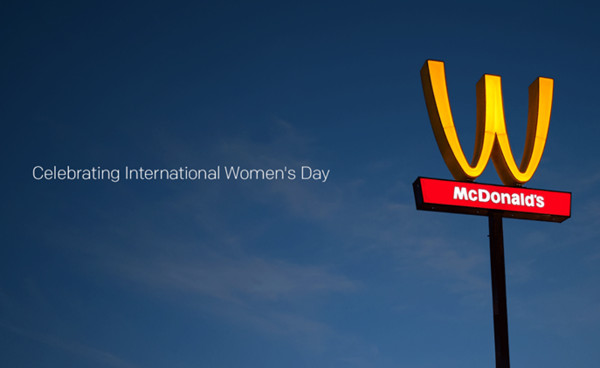 ▲▼麥當勞把標誌倒過來，慶祝國際婦女節。（圖／McDonald`s臉書）