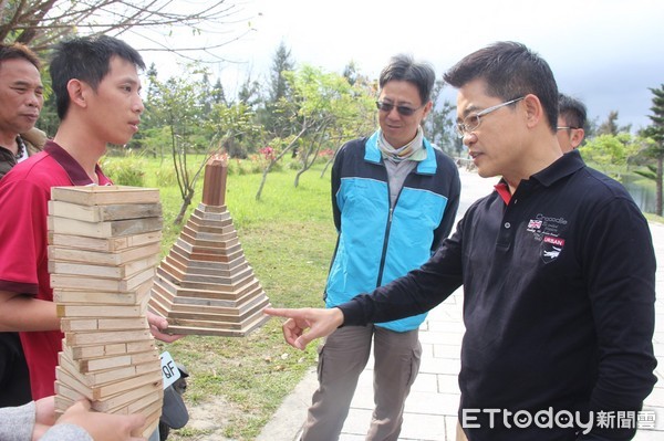 台東縣府耗資1500萬改善森林公園區內環境及增設無障礙設施，縣長黃健庭前往視察聽取簡報，希望能夠提升森林公園旅遊品質及身障朋友的旅遊環境與空間。（圖／台東縣政府提供）