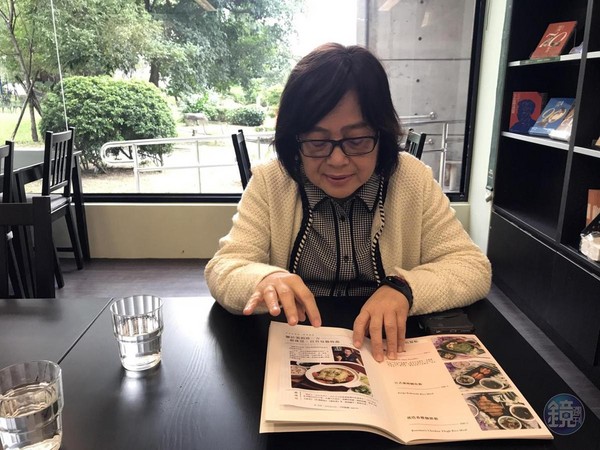 紀州庵文學森林館長封德屏，是催生「作家私房菜系列」的重要角色，她已把朱全斌的私房燻魚納入文學味濃厚的菜單上。