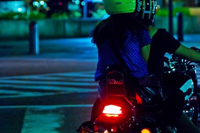 18歲男載妹夜衝陽明山　下來竟臉慘白送醫