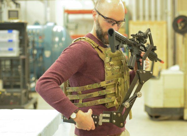 ▲▼M249自動武器的腰部鉸接臂。（圖／翻攝自美國陸軍）