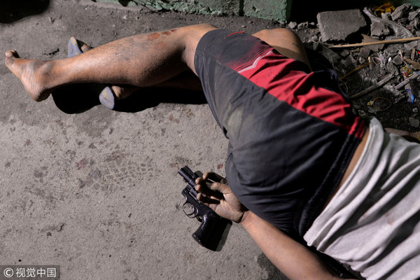 ▲▼菲律賓掃毒,毒品戰爭,馬尼拉毒販倒臥街頭。（圖／CFP）