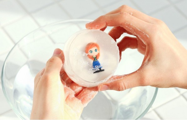 ▲迪士尼公仔藏在香皂內，狂洗手就能「解除封印」。（圖／翻攝自www.10x10.co.kr）