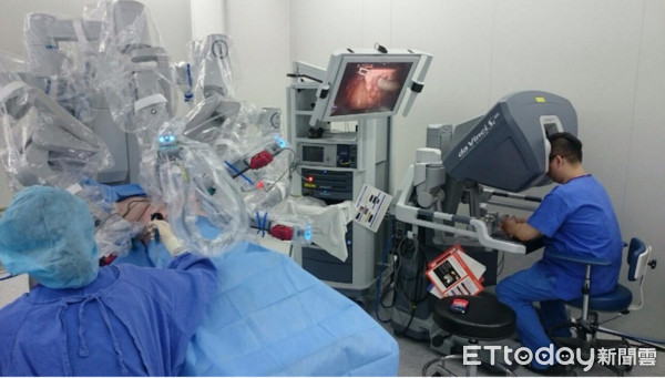 ▲無痛血尿竟確診「尿路上皮癌」　她一次摘7KG器官保命。（圖／記者嚴云岑攝）