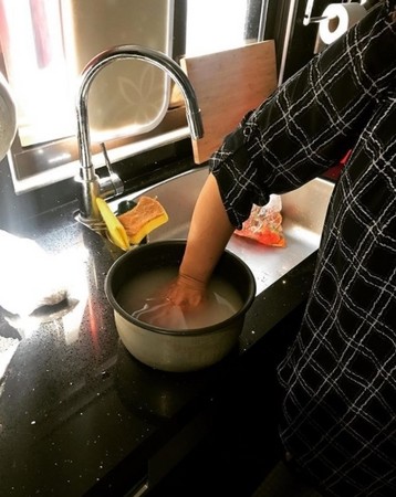 ▲▼洋蔥媽煮米加水免用量杯　掀共鳴。（圖／翻攝自洋蔥Instagram）