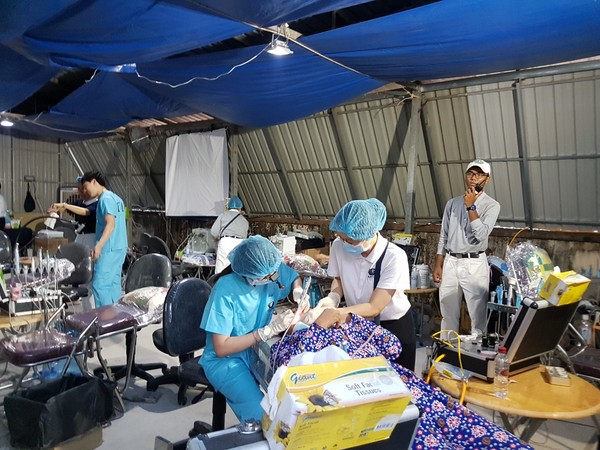 ▲▼慈濟五國醫師前往柬埔寨 為當地居民舉辦首次大型義診。（圖／慈濟基金會）