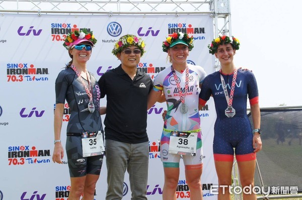 2018年SINOX IRONMAN70.3國際邀請賽3月18日於台東活水湖進行113公里距離賽，上午6時由台東縣縣長黃健庭等貴賓開幕鳴槍，本屆IRONMAN70.3 Taiwan第三屆於台東活水湖舉辦並順利圓滿落幕。（圖／台東縣政府提供）