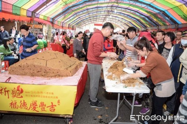 ▲八德三元宮慶土地公生日，舉辦祈龜暨吉龜造型創意競賽。（圖／桃園市政府提供）