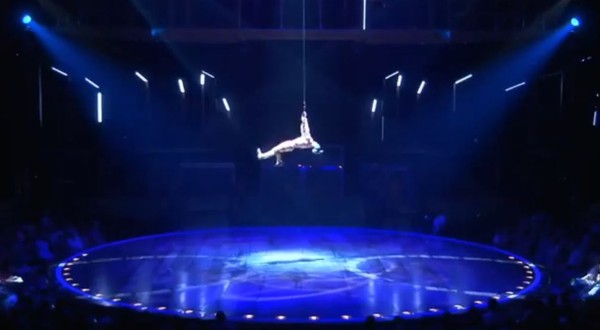 ▲▼太陽馬戲團（Cirque du Soleil）38歲的高空表演者安諾（Yann Arnaud）17日摔落舞台，送醫後不治身亡。（圖／翻攝自IG／yannarnophoto）