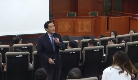 ▲▼馬英九在東吳大學演講。（圖／翻攝微博）