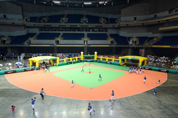▲Mini Baseball春季大會打造全台首座室內棒球場迷你版芬威球場。（圖／寶悍提供）