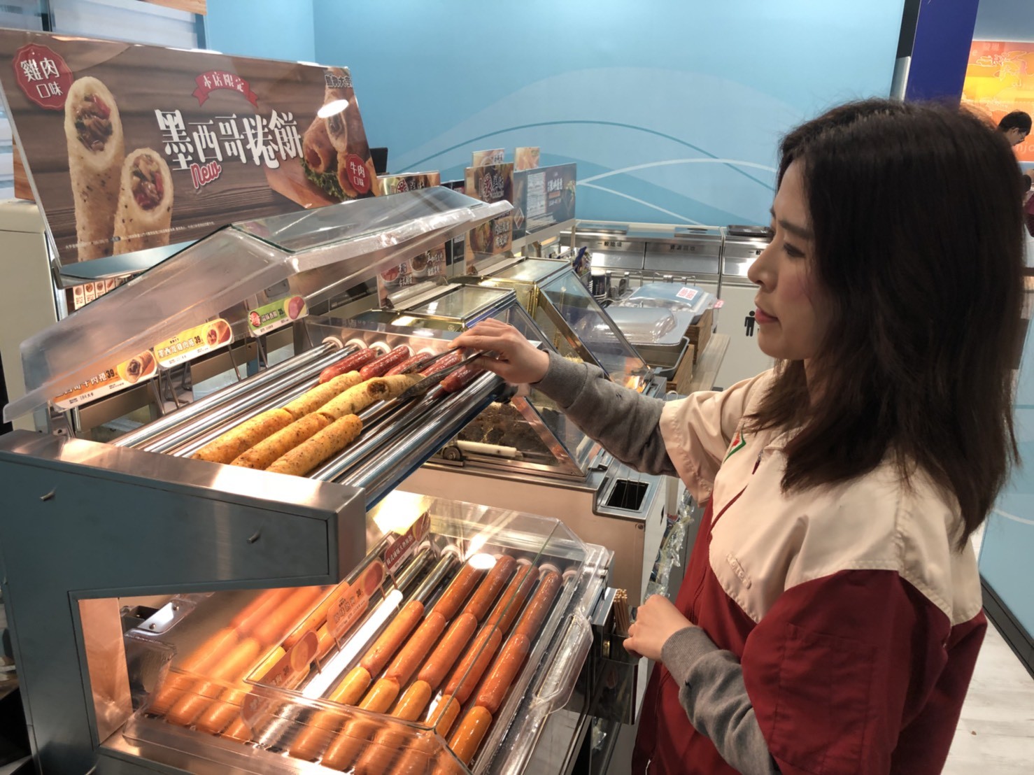 超商熱狗機躺 2支乾屍 她傻眼網一看笑 黑輪走錯棚 網搜奇趣蛋 Oops 聯合新聞網