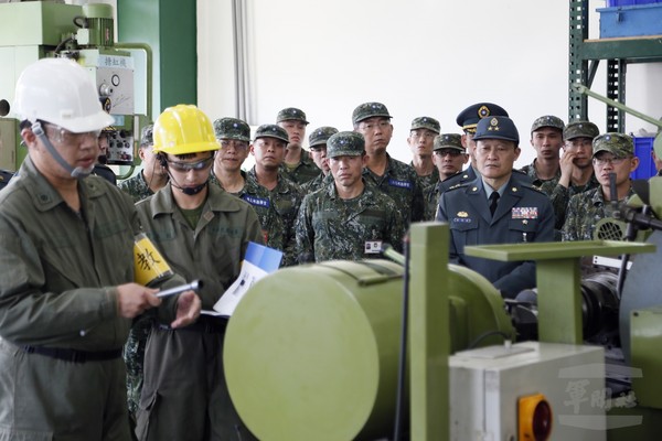 陸軍後勤指揮部23日於臺中聯保廠辦理「保修部隊訓練觀摩」示範觀摩。（圖／軍聞社）