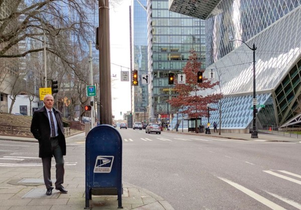 ▲▼西雅圖男子彼德曼（David Peterman）按照Google地圖的標記，最後總共拍攝346個市區的藍色郵筒。（圖／翻攝自MailboxesOfSeattle，已獲David Peterman授權提供，請勿隨意翻拍，以免侵權）