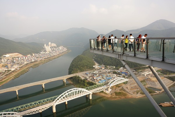 ▲韓國首爾丹陽,滑翔翼,sky walk。（圖／韓國觀光公社）