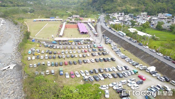 台東卑南鄉公所舉辦的第3屆鄉長盃全國原住民傳統射箭邀請賽圓滿落幕，比賽首次以五環靶加上在地農特產品圖樣作為決賽靶，考驗選手的技術與穩定度。（圖／卑南鄉公所提供）