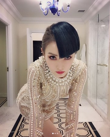 ▲▼謝金燕新髮型曝光。（圖／翻攝自謝金燕Instagram）