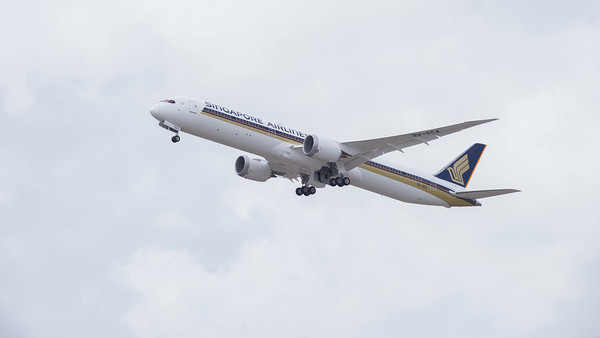 ▲波音3月26日正式交付全球第一架787-10予新加坡航空。（圖／翻攝自波音官網）