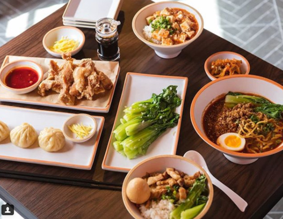 ▲▼Henry在首爾開了台式餐廳。（圖／翻攝自小站Instagram）
