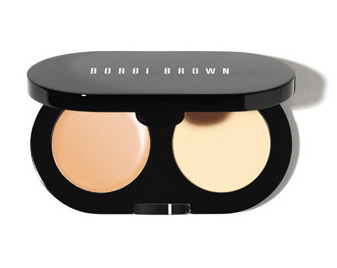 ▲想要遮蓋黑眼圈，可以先做顏色校正。（圖／翻攝自Bobbi Brown）