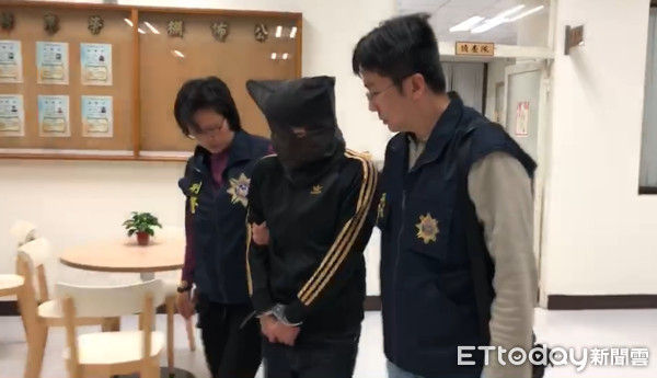 ▲心虛典範！攜毒赴金過探測門警報響，毒蟲狂奔出機場遭逮。（圖／記者柳名耕翻攝）