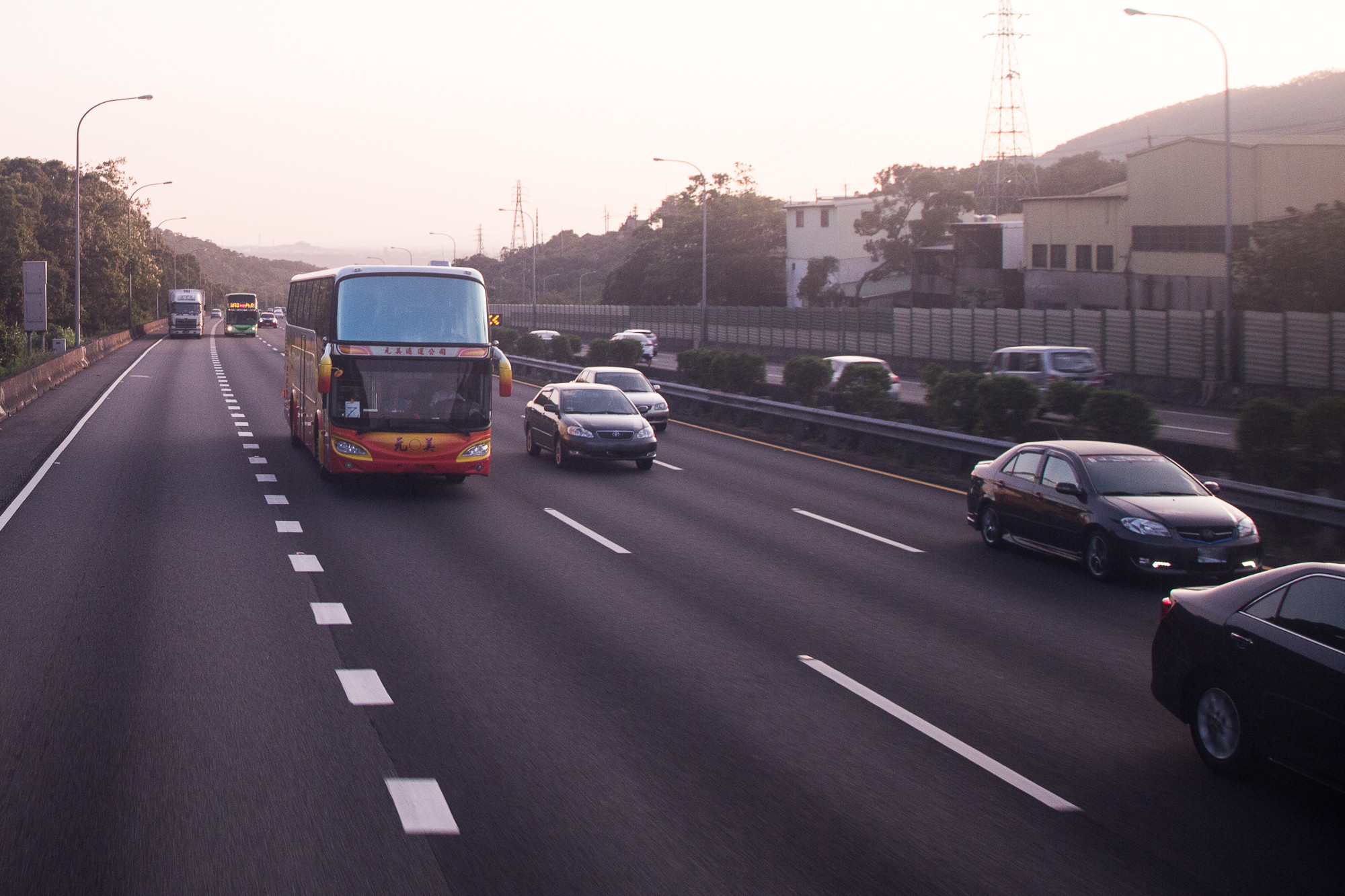 ▲▼國道,車潮,塞車,交通,汽車,高速公路（圖／記者季相儒攝） 