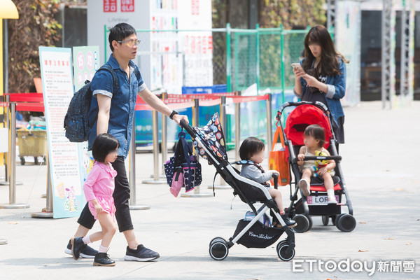 ▲▼育兒,嬰兒車,親子,帶小孩。（圖／記者季相儒攝）