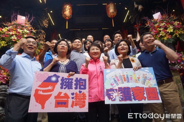 ▲國民黨台中市長參選人盧秀燕、彰化縣長參選人王惠美、雲林縣長參選人張麗善到鎮瀾宮參拜。（圖／盧秀燕辦公室提供）