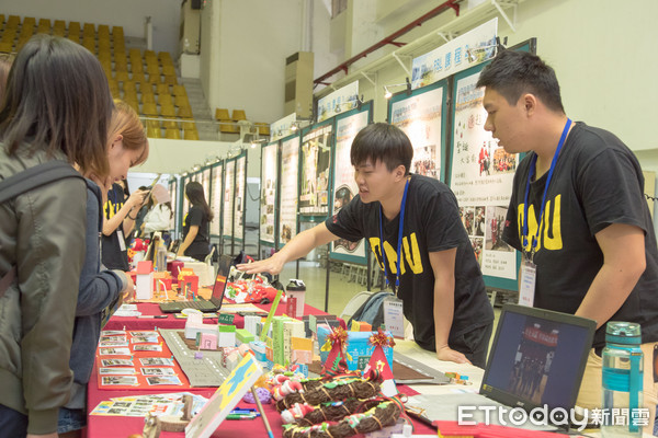 ▲嘉南藥理大學人文暨資訊應用學院，舉辦教學創新成果展，展現年青學子以所學，解決各類議題的熱忱與能力。（圖／嘉藥提供）