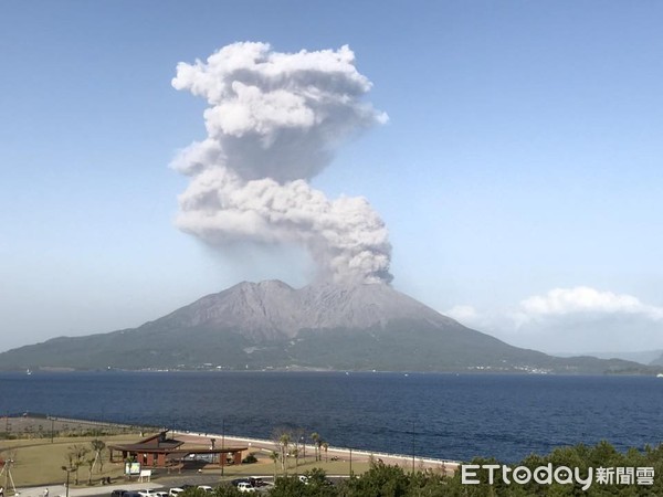 ▲▼日本櫻島火山爆發。（圖／網友提供，請勿隨意翻拍，以免侵權。）