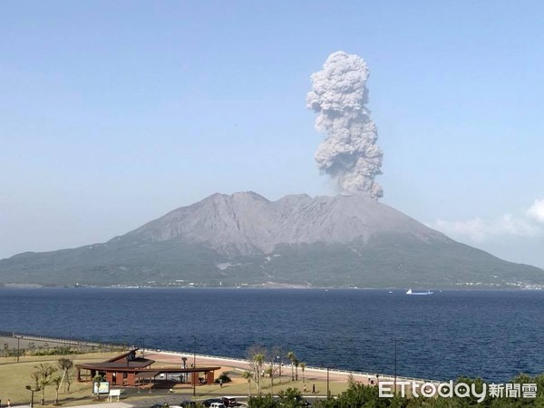 ▲▼日本櫻島火山爆發。（圖／網友提供，請勿隨意翻拍，以免侵權。）