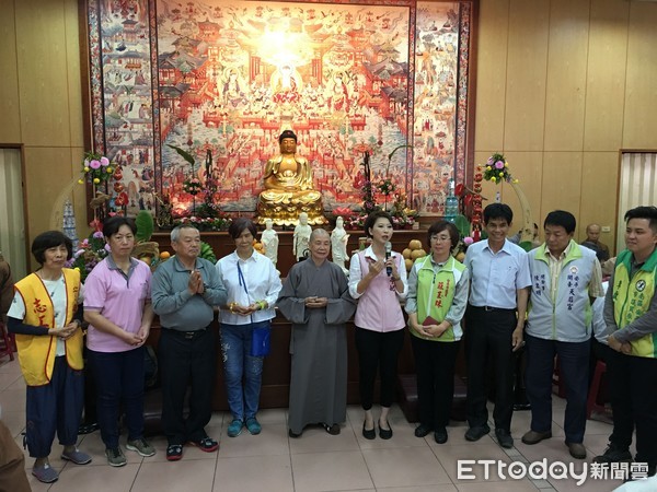 ▲立委陳亭妃、市議員李文正等人專程祝壽祈福，參與平安宴。（圖／記者林悅攝）