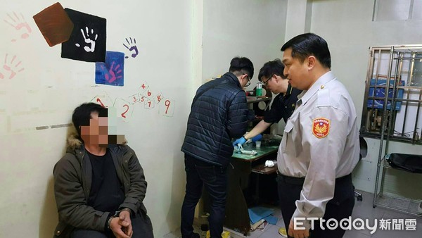 ▲台南市警五分局警方，查獲涉嫌在住處改造槍械的周姓男子。（圖／記者林悅翻攝）