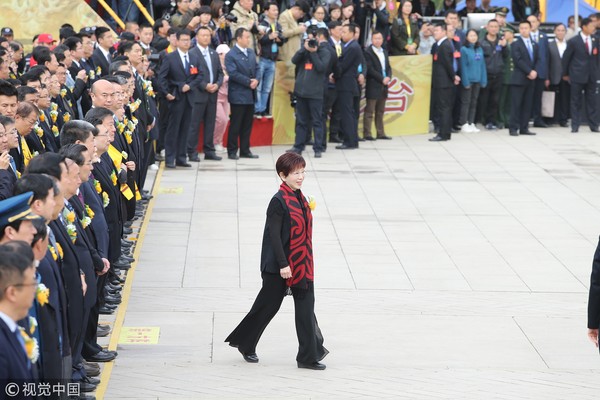 ▲洪秀柱祭黃陵「想到蔣公」　郁慕明、劉結一也都出席了。（圖／視覺中國）